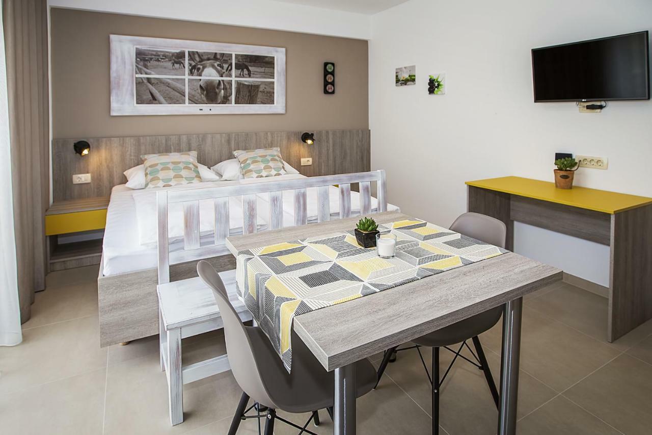 Apartments Capic Niko Baška Екстериор снимка